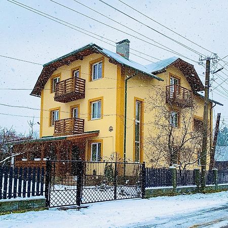 ホテル Ніч Над Карпатами スラブスク エクステリア 写真
